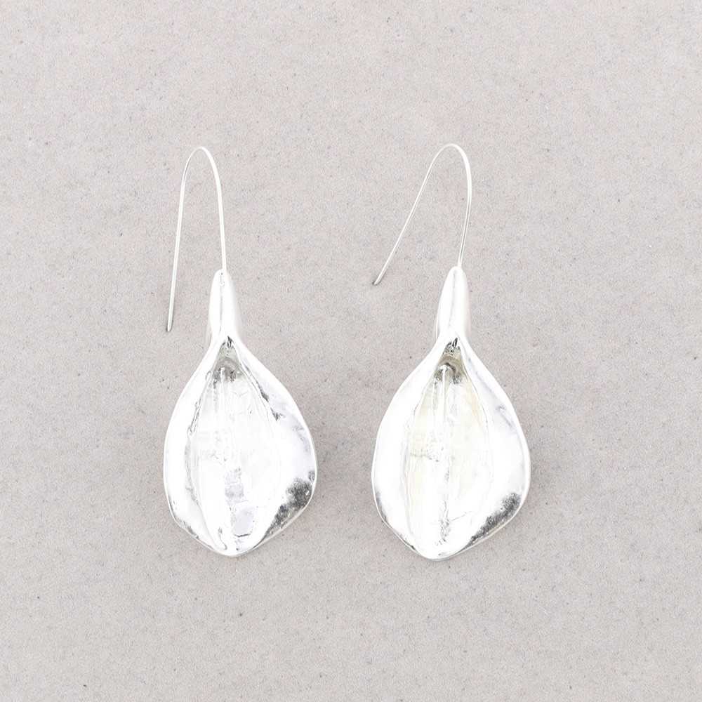 LEAF PENDANT EARRINGS