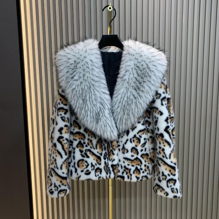 Leopard Faux Fur Jacket with Oversized Collar in Cream