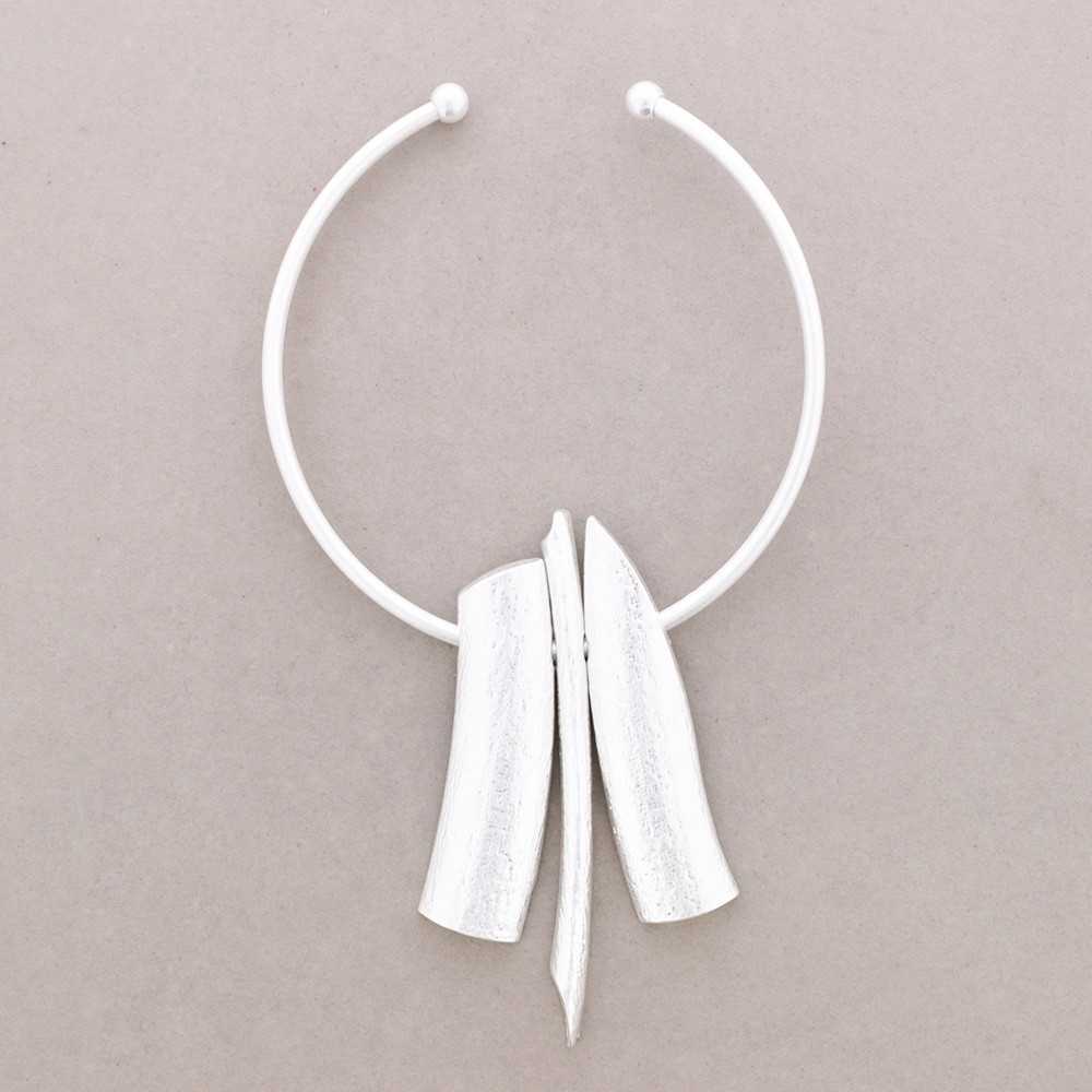 Metal Pendant Choker