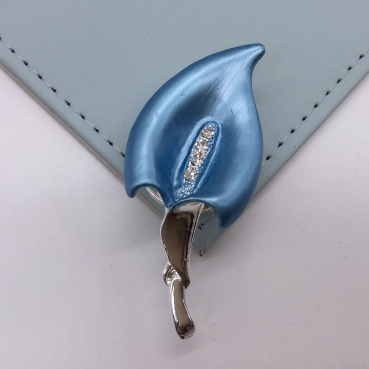 Sparkle Leaf Magnetic Brooch