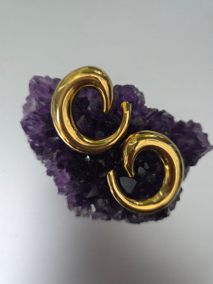 Contemporary Dot Studds