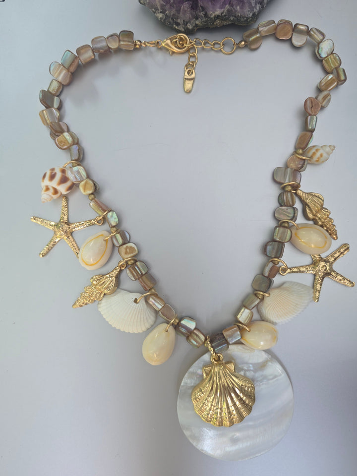 Gold Sea Breeze With Shells Necklace