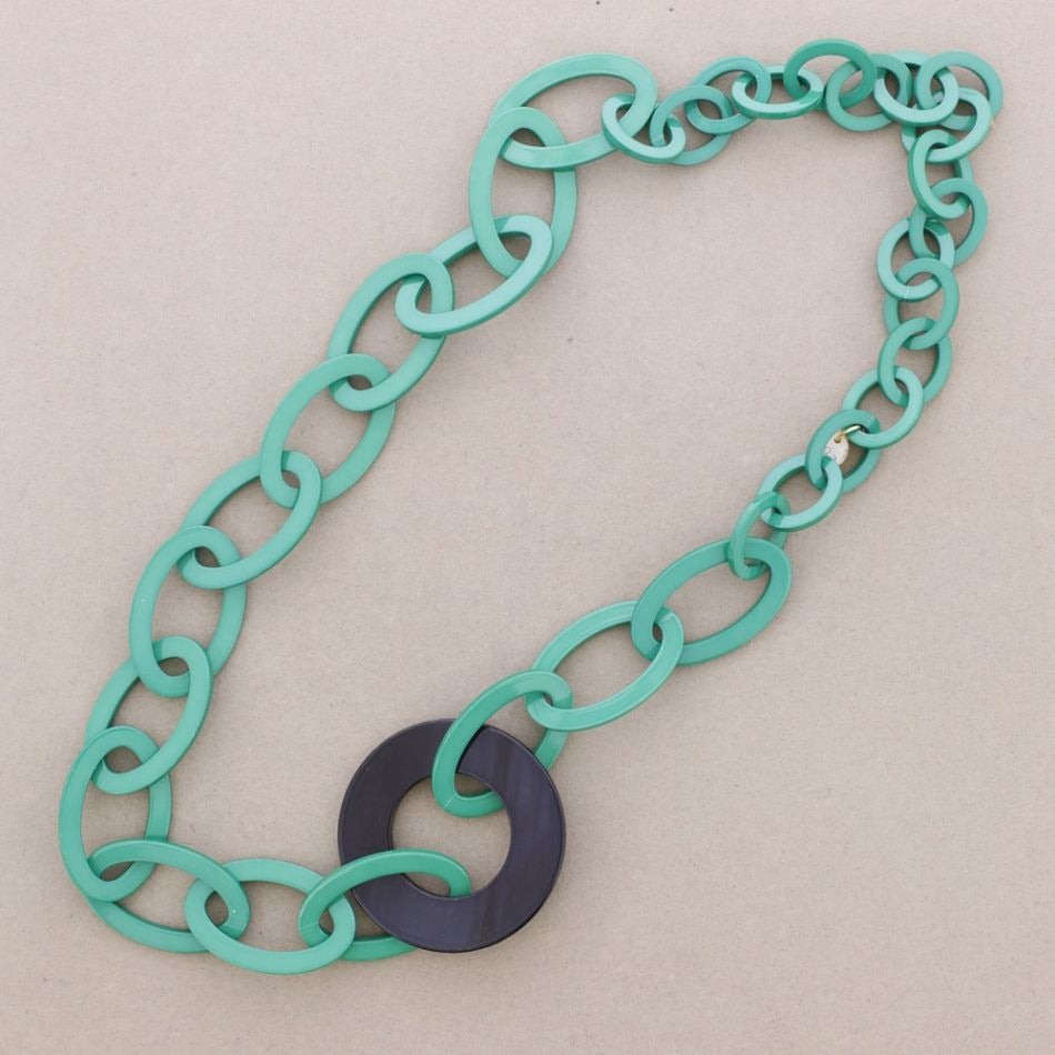 Long Interchained Resin Necklace With Black Pendant - Vz Collection