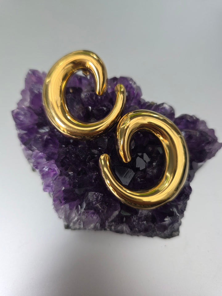 Contemporary Dot Studds