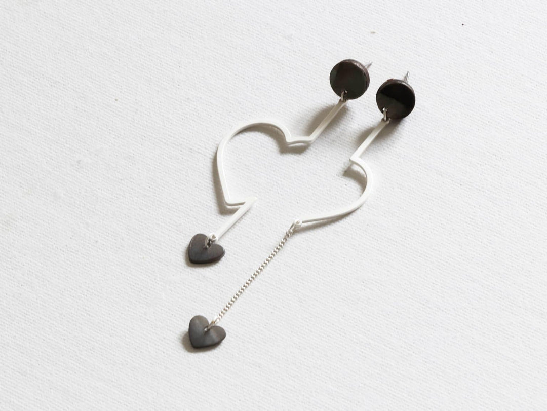 Asymmetric Shell Heart Earrings in Silver - Vz Collection