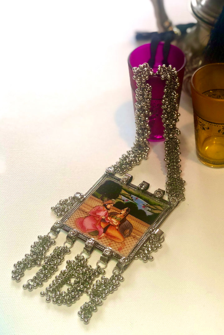 Mughal Couple Print Long Necklace - Vz Collection