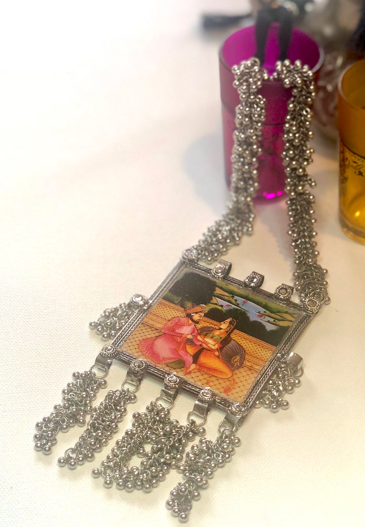 Mughal Couple Print Long Necklace - Vz Collection